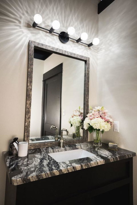GunRunner Boutique Hotel - LBG 25
