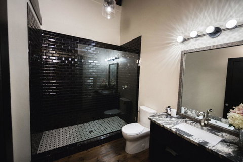 GunRunner Boutique Hotel - LBG 24