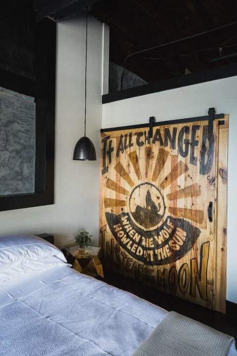 GunRunner Boutique Hotel - LBG 7