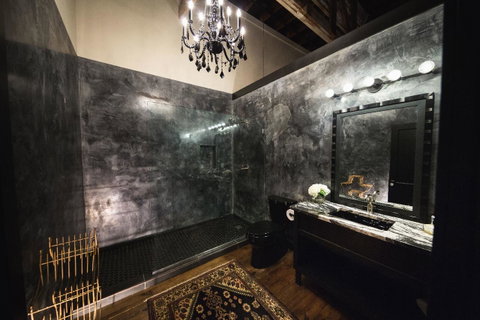 GunRunner Boutique Hotel - LBG 41