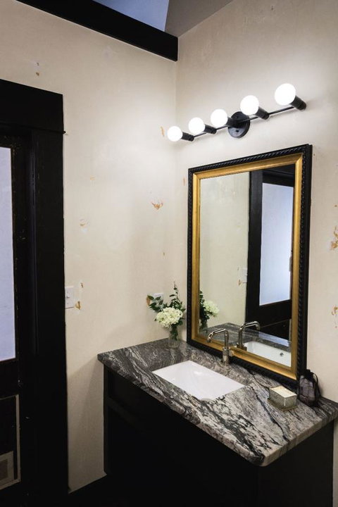 GunRunner Boutique Hotel - LBG 19