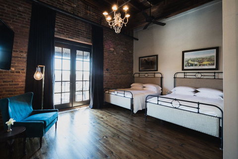 GunRunner Boutique Hotel - LBG 39