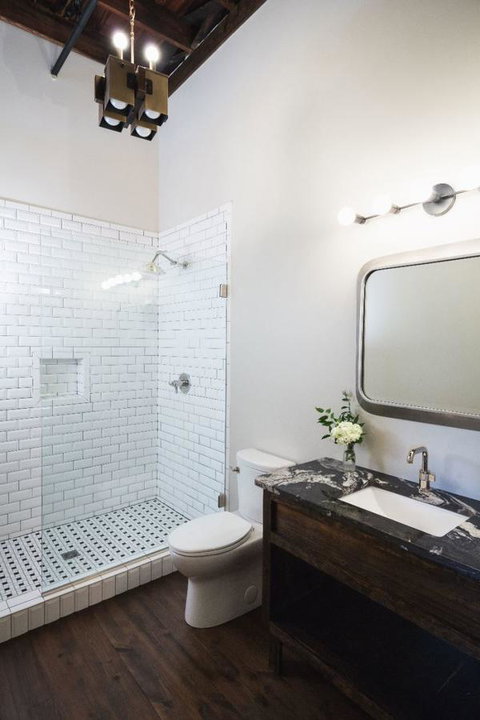 GunRunner Boutique Hotel - LBG 9