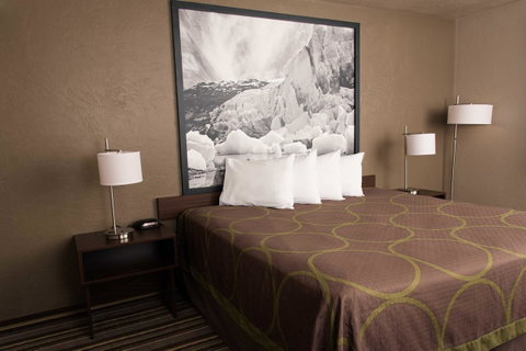 Super 8 By Wyndham Juneau - LBG 9