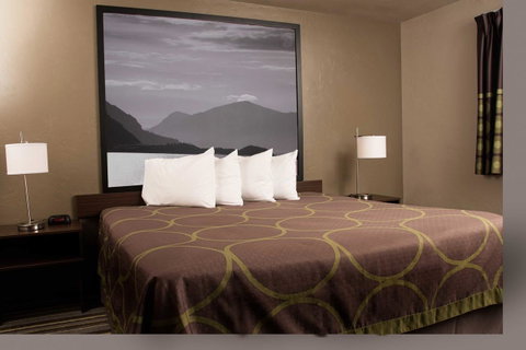 Super 8 By Wyndham Juneau - LBG 8