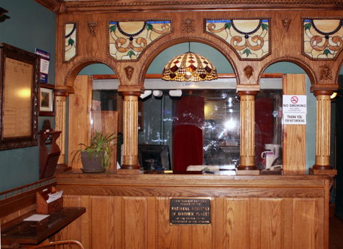 Alaskan Hotel And Bar - LBG 3