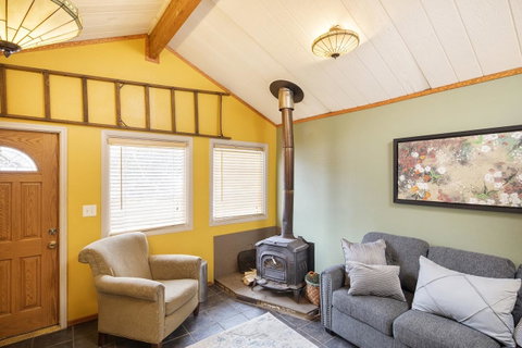 Bear Creek Lodge Alaska - LBG 23