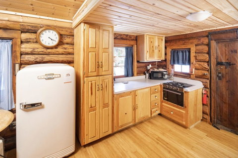 Bear Creek Lodge Alaska - LBG 19