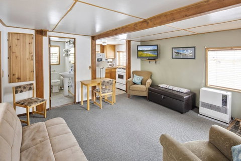Bear Creek Lodge Alaska - LBG 6