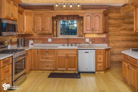Alaska Knotty Pine B&B - LBG 37