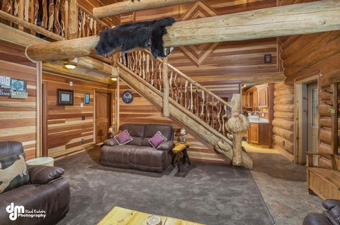 Alaska Knotty Pine B&B - LBG 43