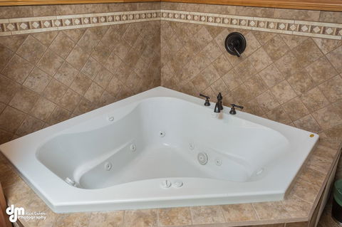 Alaska Knotty Pine B&B - LBG 10