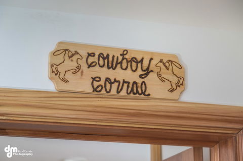 Alaska Knotty Pine B&B - LBG 29