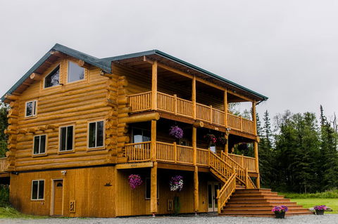 Alaska Knotty Pine B&B - LBG 3