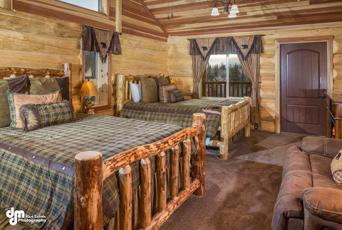 Alaska Knotty Pine B&B - LBG 14