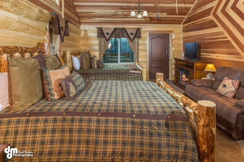 Alaska Knotty Pine B&B - LBG 13