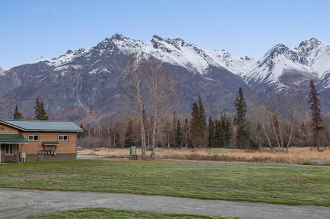 Pine Cottage At Alaska Backcountry Cottages - LBG 3
