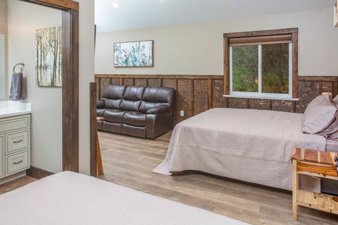 Pine Cottage At Alaska Backcountry Cottages - LBG 23