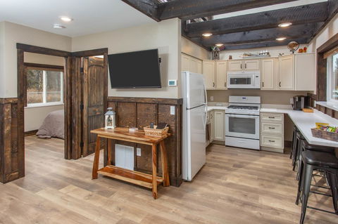 Pine Cottage At Alaska Backcountry Cottages - LBG 42