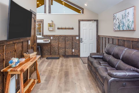 Pine Cottage At Alaska Backcountry Cottages - LBG 40