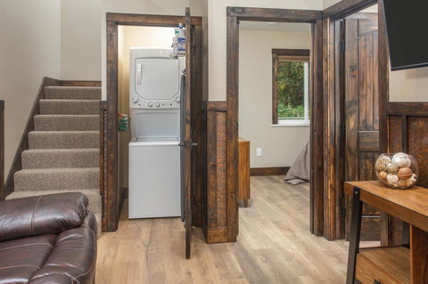 Pine Cottage At Alaska Backcountry Cottages - LBG 35