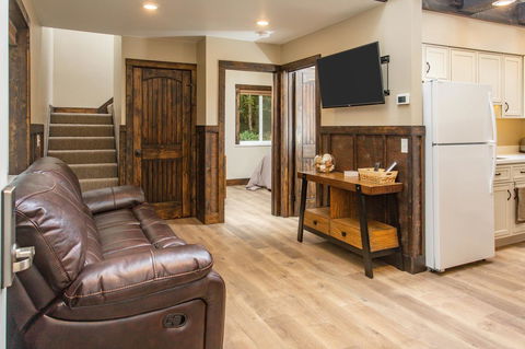 Pine Cottage At Alaska Backcountry Cottages - LBG 38