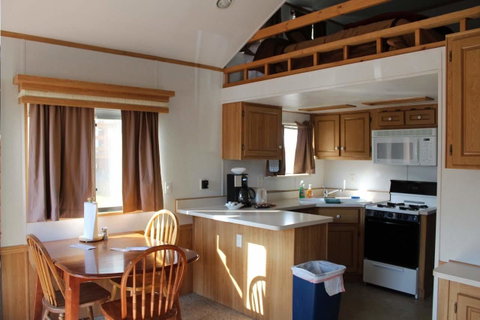 Gwin's Lodge - LBG 44