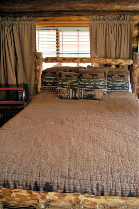 Gwin's Lodge - LBG 6
