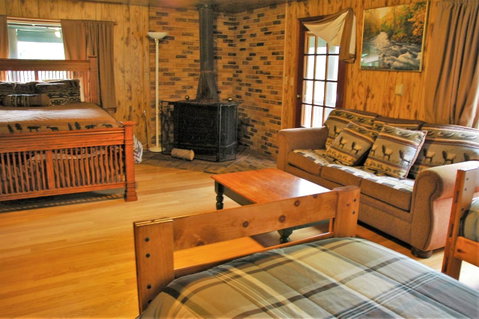 Gwin's Lodge - LBG 13