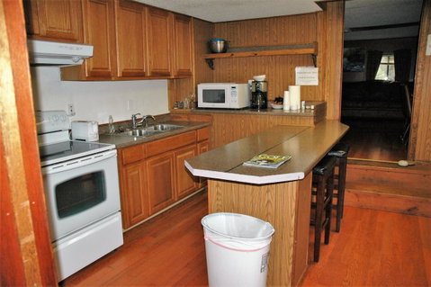 Gwin's Lodge - LBG 21