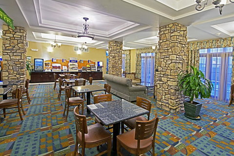 Holiday Inn Express Hotel & Suites Tucson - LBG 23
