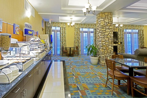 Holiday Inn Express Hotel & Suites Tucson - LBG 9