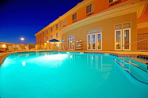 Holiday Inn Express Hotel & Suites Tucson - LBG 2