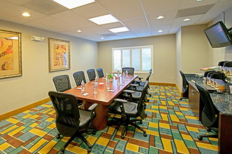 Holiday Inn Express Hotel & Suites Tucson - LBG 24