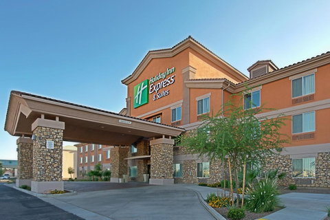 Holiday Inn Express Hotel & Suites Tucson - LBG 25
