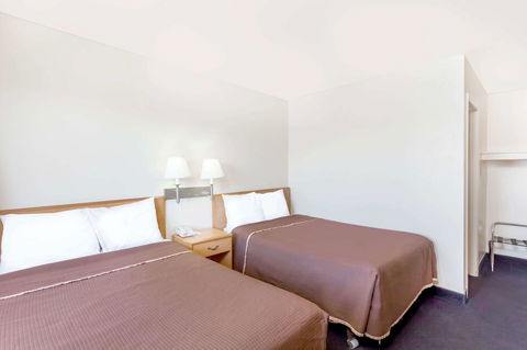 Knights Inn And Suites Yuma - LBG 33