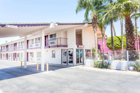 Knights Inn And Suites Yuma - LBG 22