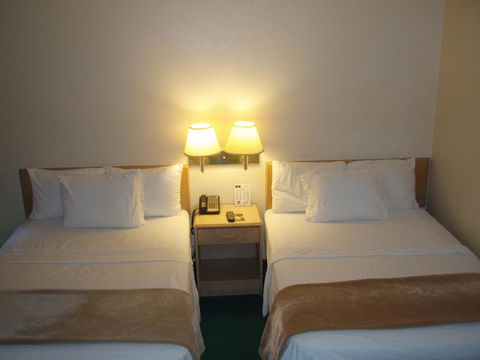 Knights Inn And Suites Yuma - LBG 16