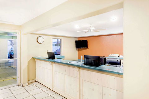 Knights Inn And Suites Yuma - LBG 27