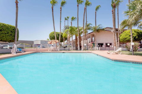 Knights Inn And Suites Yuma - LBG 32