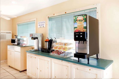 Knights Inn And Suites Yuma - LBG 28