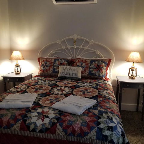Flatbed Ford Bed And Breakfast - LBG 35