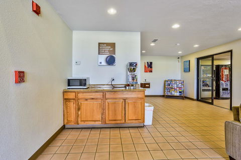 Motel 6 Winslow - LBG 12