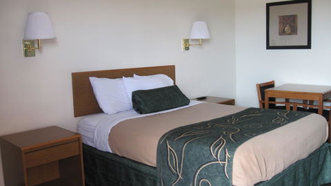 Travelodge By Wyndham Winslow - LBG 16