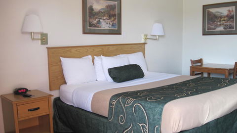 Travelodge By Wyndham Winslow - LBG 11
