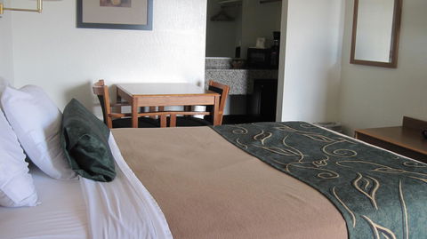 Travelodge By Wyndham Winslow - LBG 20