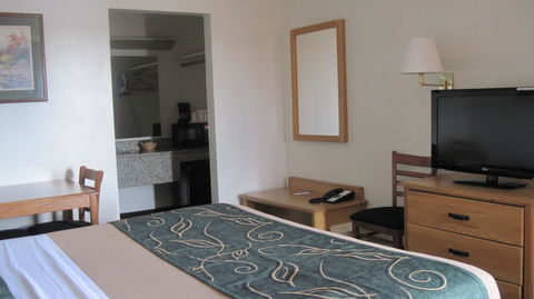 Travelodge By Wyndham Winslow - LBG 8