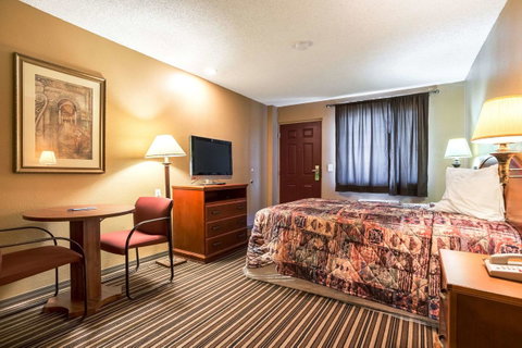 Wildcat Inn University - LBG 11