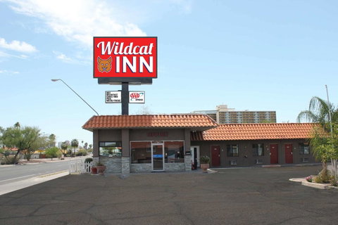 Wildcat Inn University - LBG 0