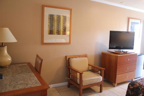 Wildcat Inn University - LBG 12